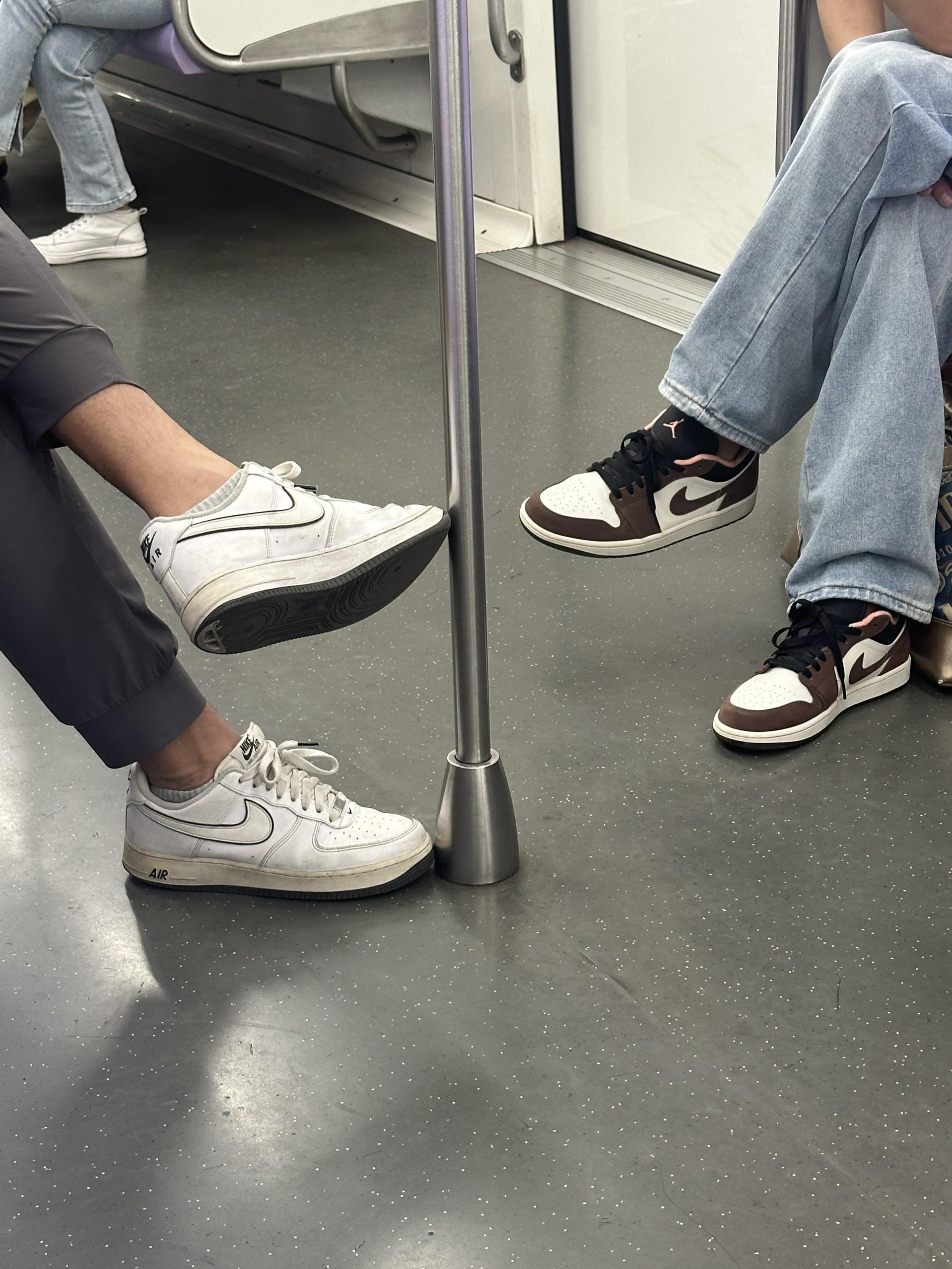 果然裤子也是会影响到鞋子颜值!